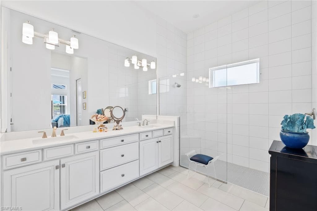 15394 Turin DR-15