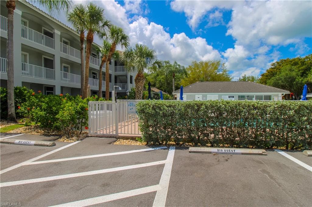 519 Roma CT 3-305-8