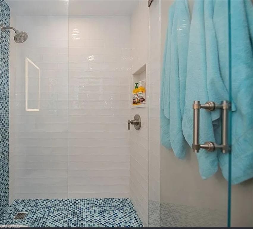 5109 Sunnybrook CT 12-17