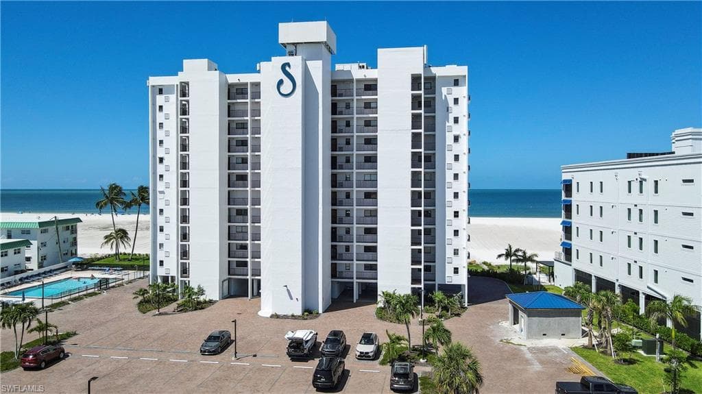 6400 Estero BLVD 603-1