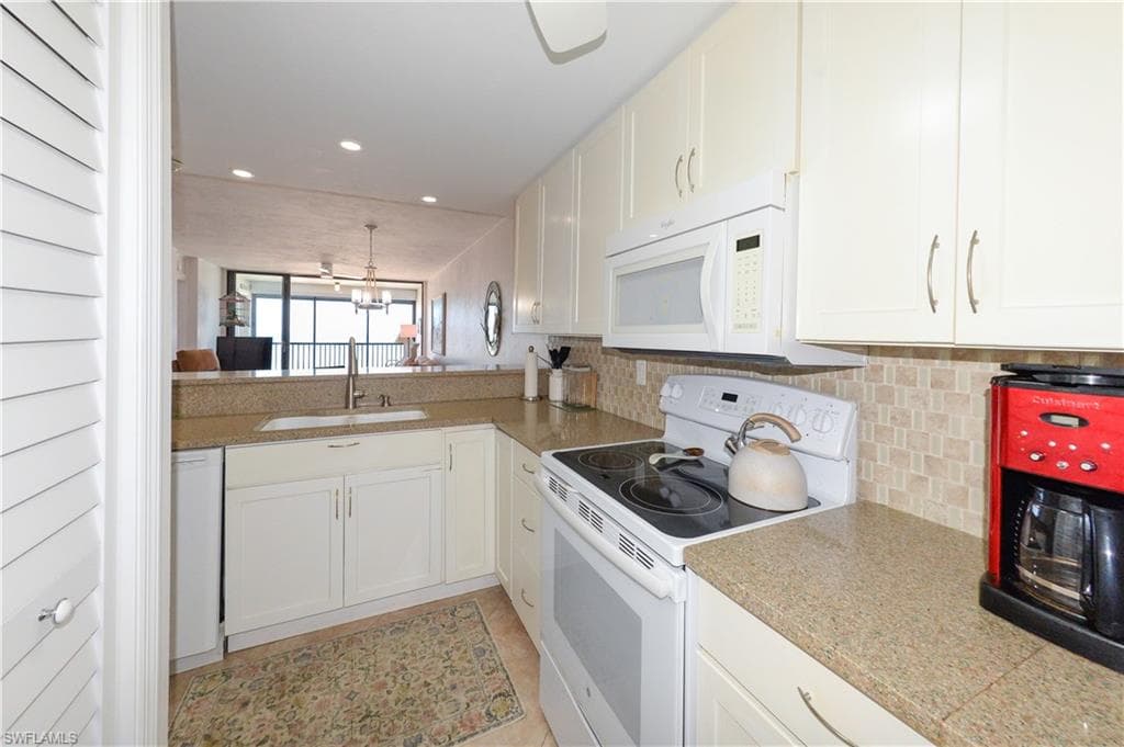 6400 Estero BLVD 603-11