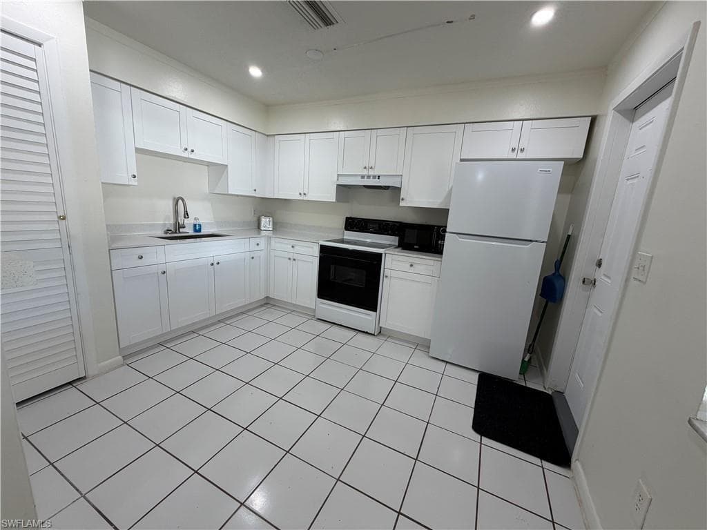 5831 Casablanca CT-5